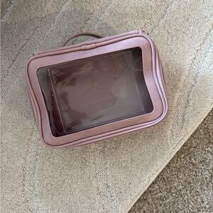 BEIS The On The Go Essential Case